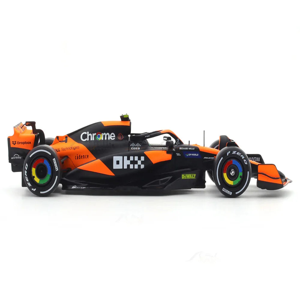 Bburago 2024 McLaren MCL38 No.4 with figure 1:24 Bburago licensed diecast Scale Model car collectible