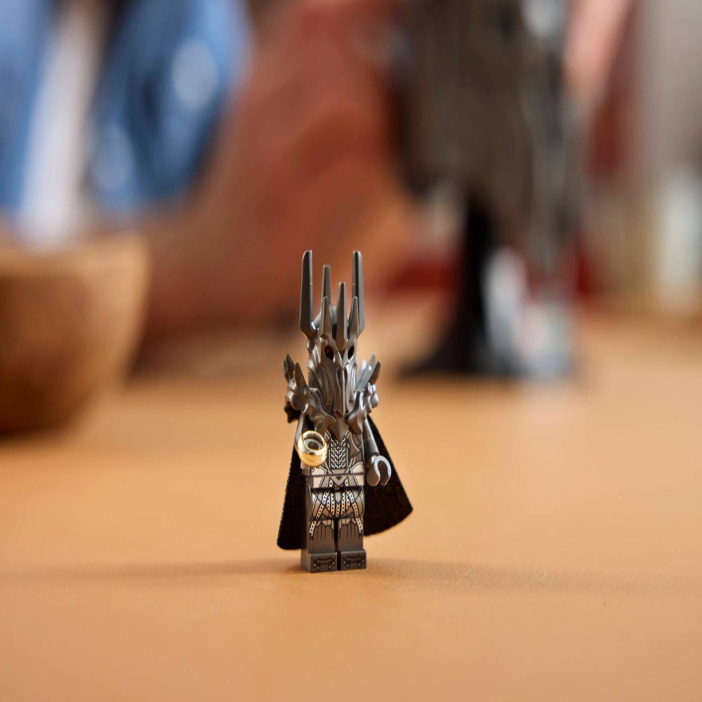 Lego 11373 Icons The Lord Of The Rings: Sauron's Helmet (538 Pieces)