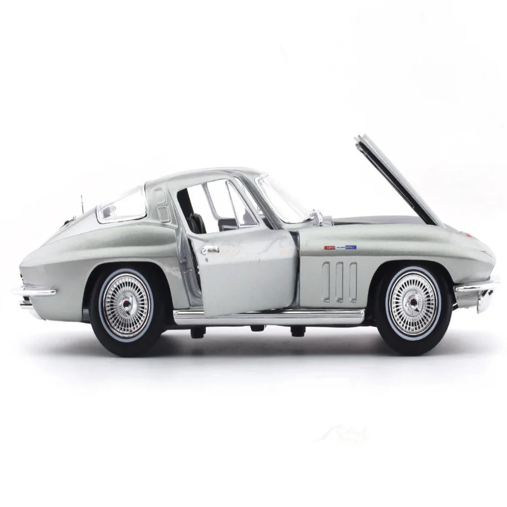 Maisto 1965 Chevrolet Corvette 1:18 Maisto licensed diecast Scale Model car collectible