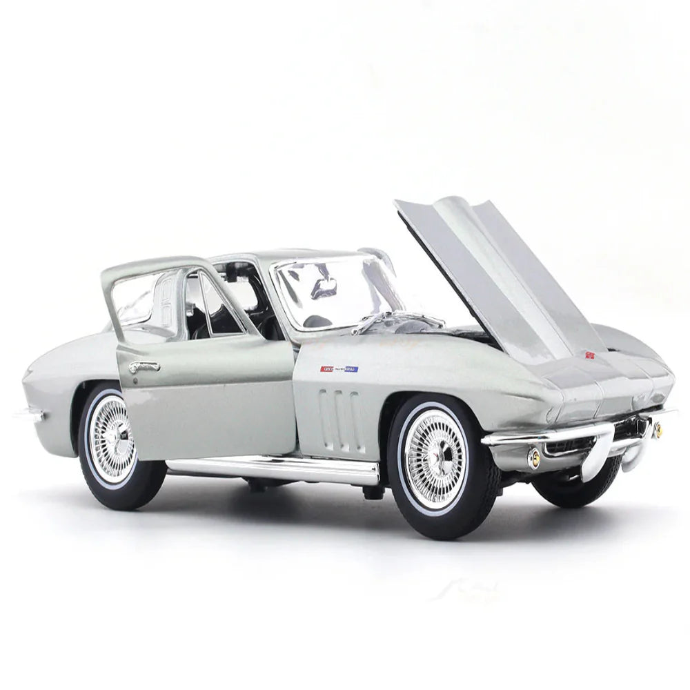 Maisto 1965 Chevrolet Corvette 1:18 Maisto licensed diecast Scale Model car collectible