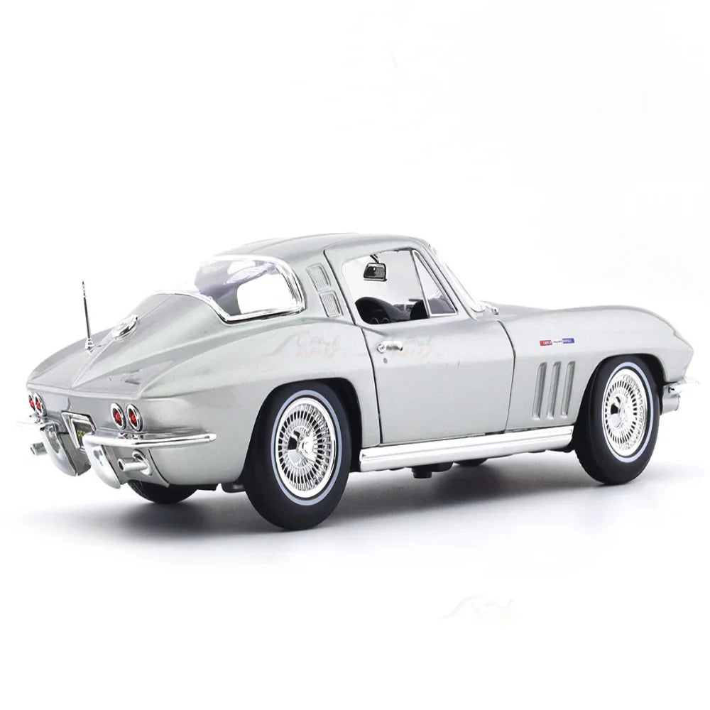 Maisto 1965 Chevrolet Corvette 1:18 Maisto licensed diecast Scale Model car collectible