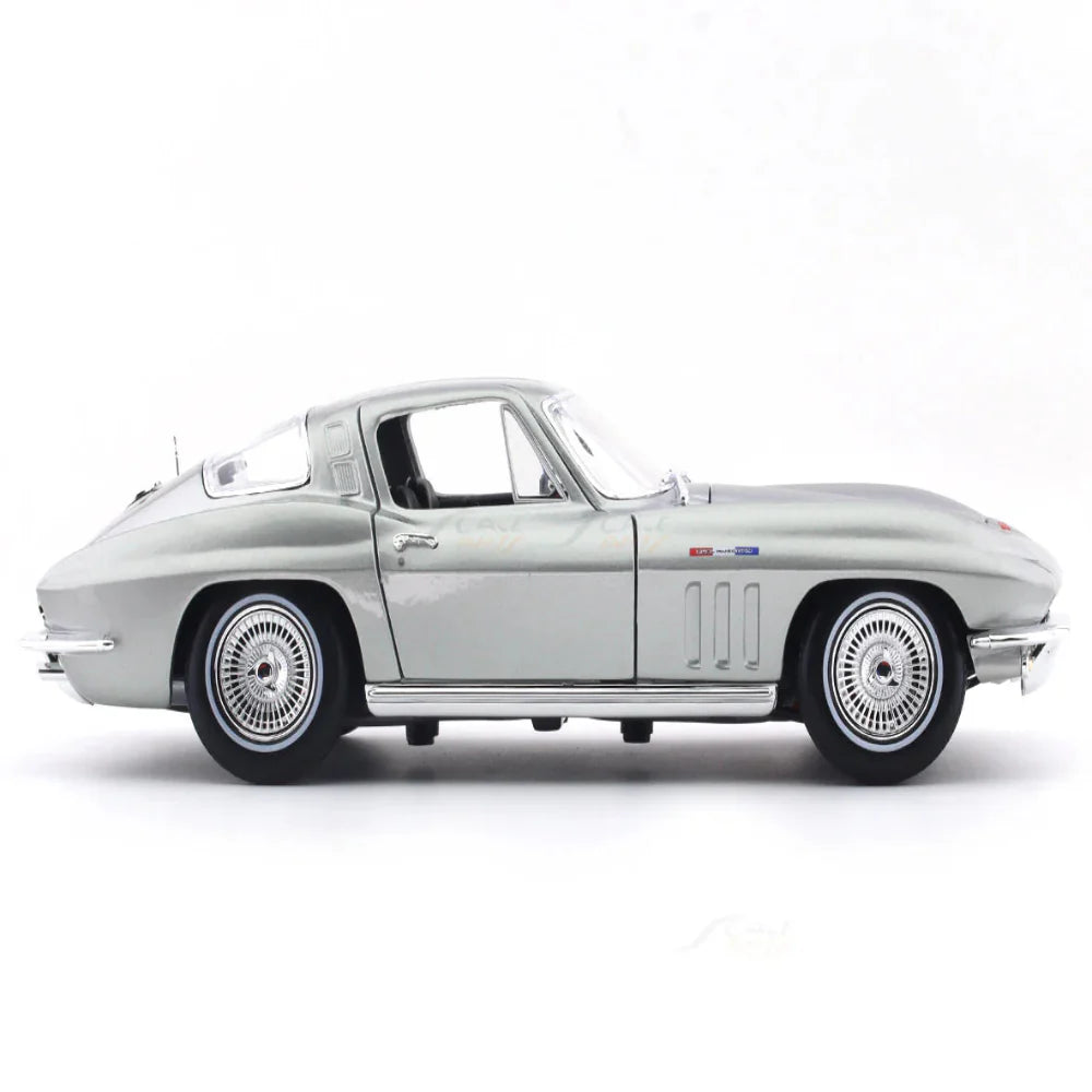 Maisto 1965 Chevrolet Corvette 1:18 Maisto licensed diecast Scale Model car collectible