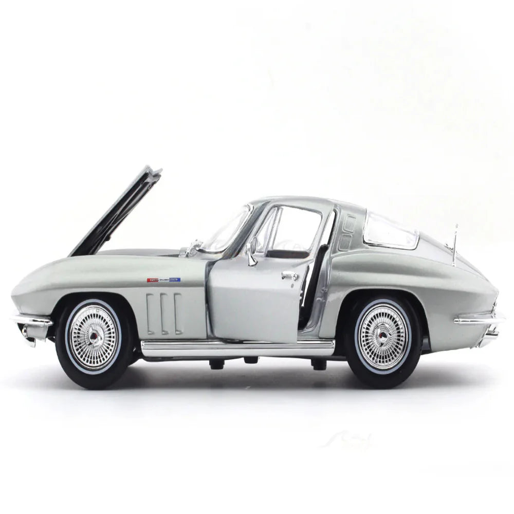 Maisto 1965 Chevrolet Corvette 1:18 Maisto licensed diecast Scale Model car collectible