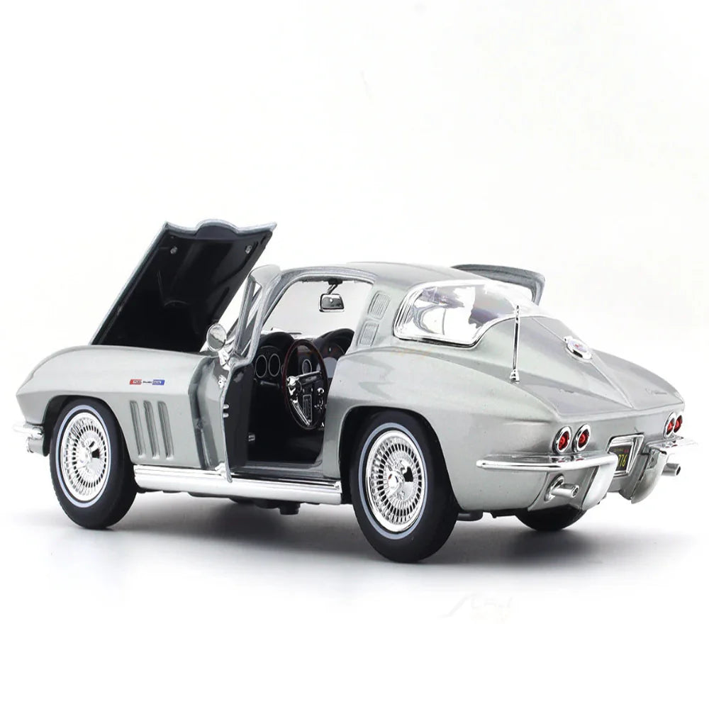 Maisto 1965 Chevrolet Corvette 1:18 Maisto licensed diecast Scale Model car collectible