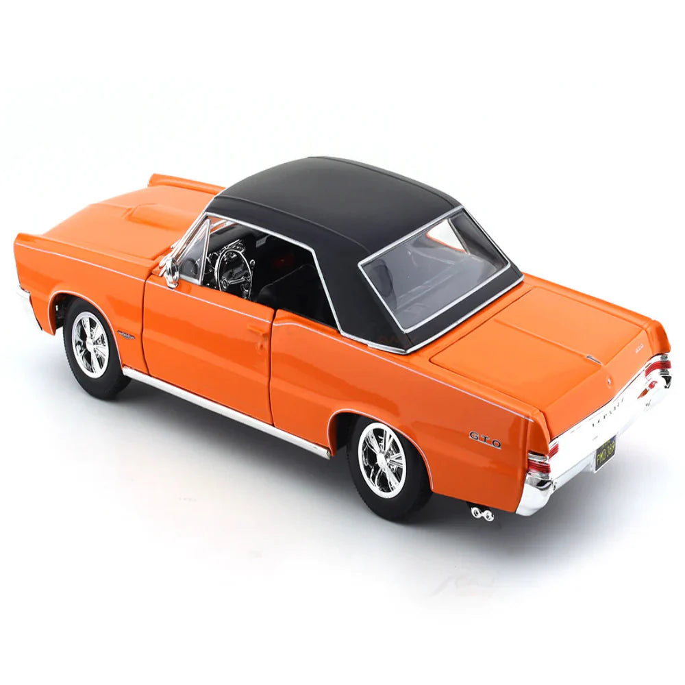 Maisto 1965 Pontiac GTO Hurst Edition orange 1:18 Maisto diecast Scale Model car