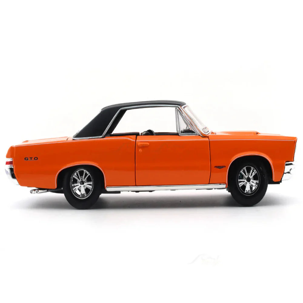 Maisto 1965 Pontiac GTO Hurst Edition orange 1:18 Maisto diecast Scale Model car