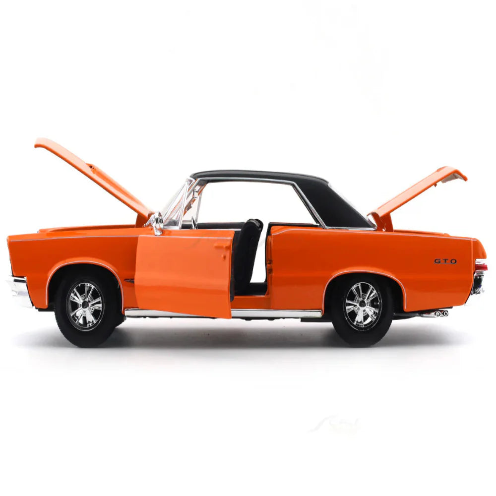 Maisto 1965 Pontiac GTO Hurst Edition orange 1:18 Maisto diecast Scale Model car