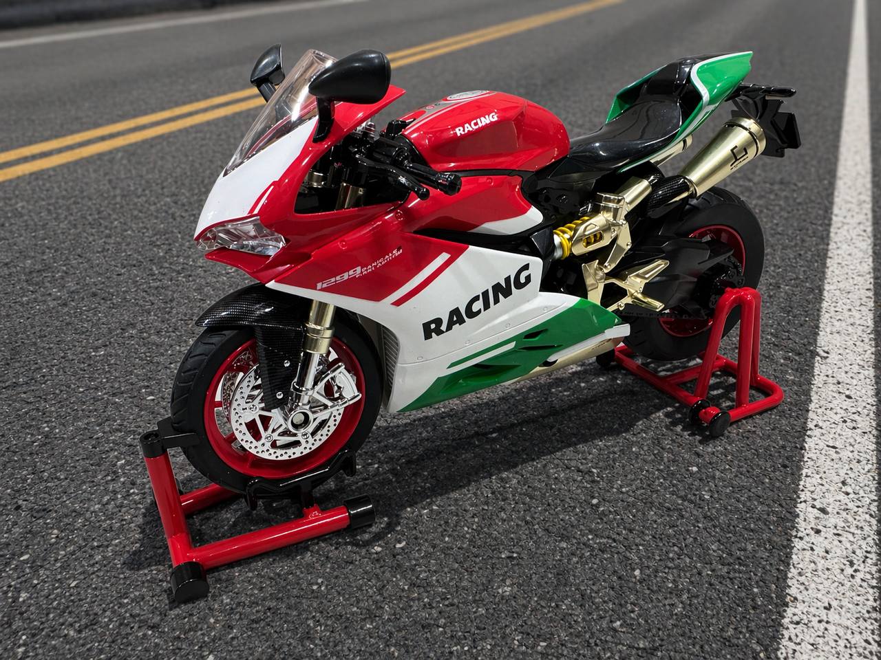 RACING DUCATI PANIGALE DIECAST BIKE 8678B