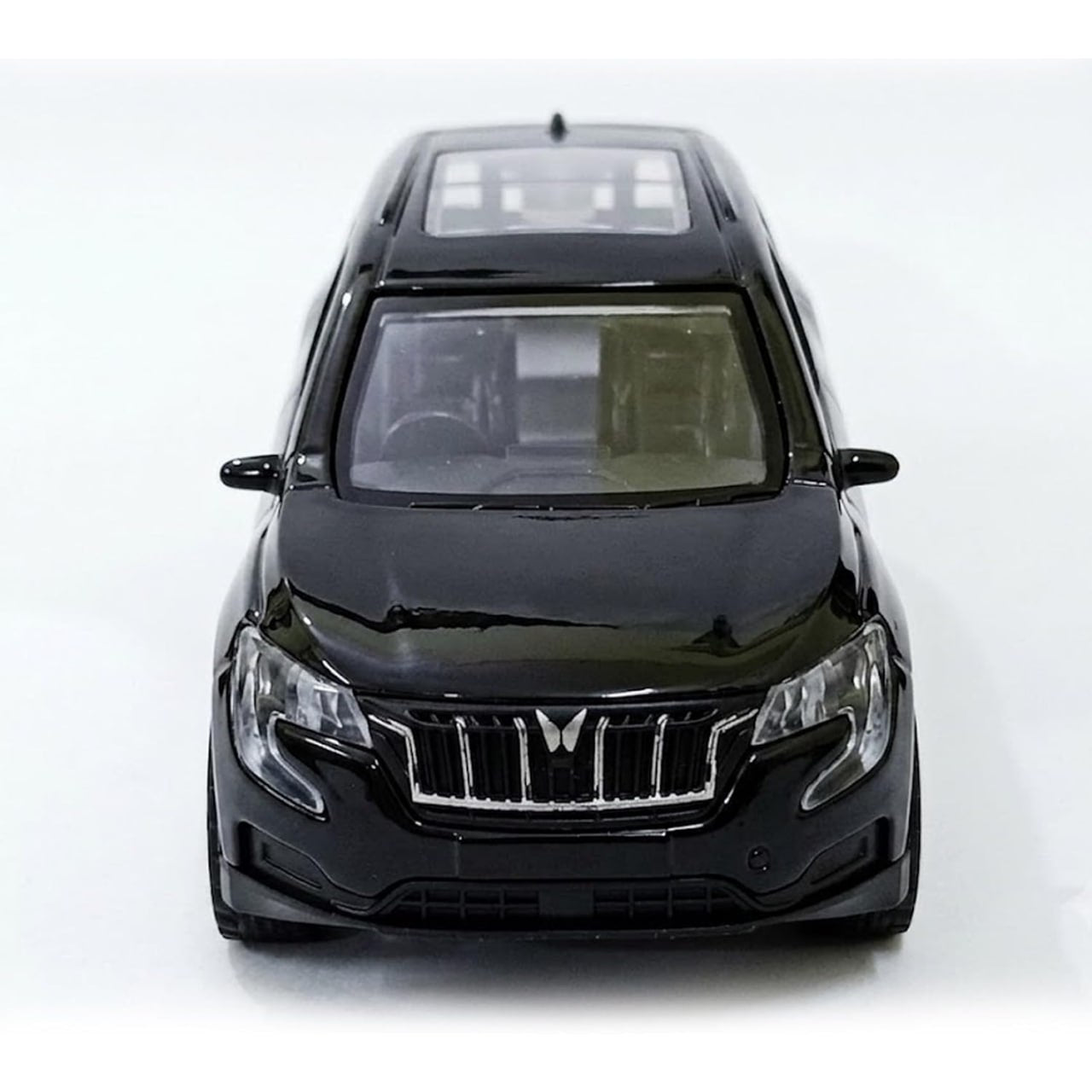 XUV 700 Diecast Toy Car 1:36 Scale Metal Model SUV with Openable Doors & Boot