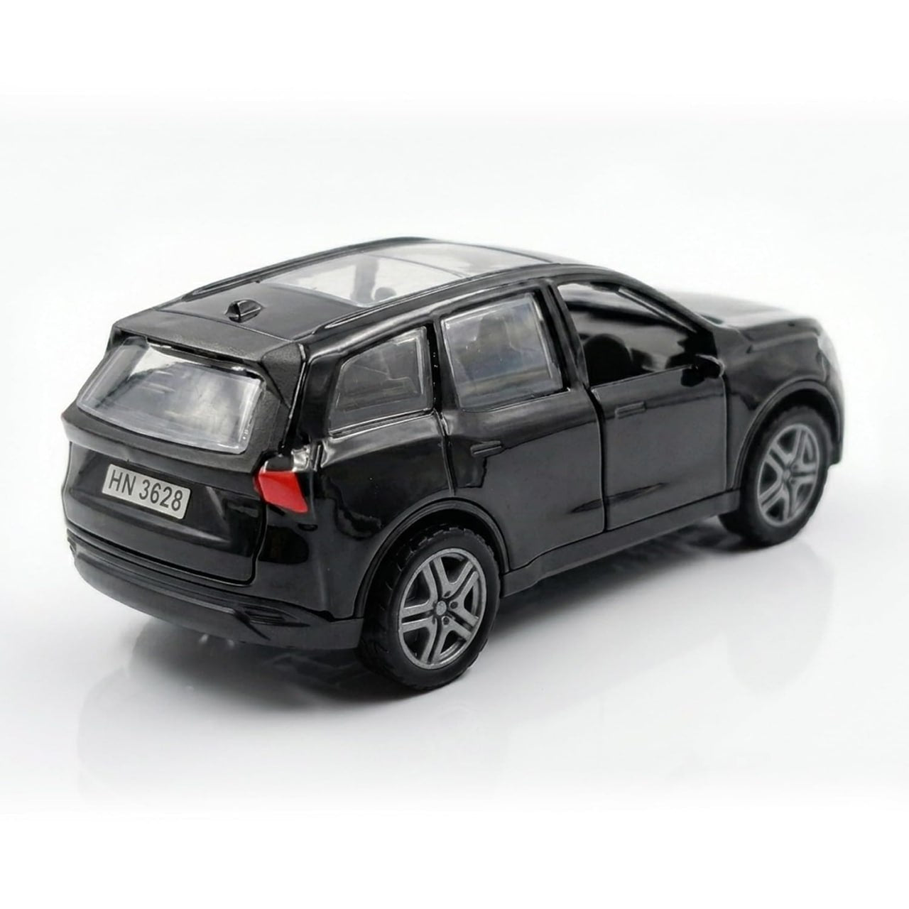 XUV 700 Diecast Toy Car 1:36 Scale Metal Model SUV with Openable Doors & Boot