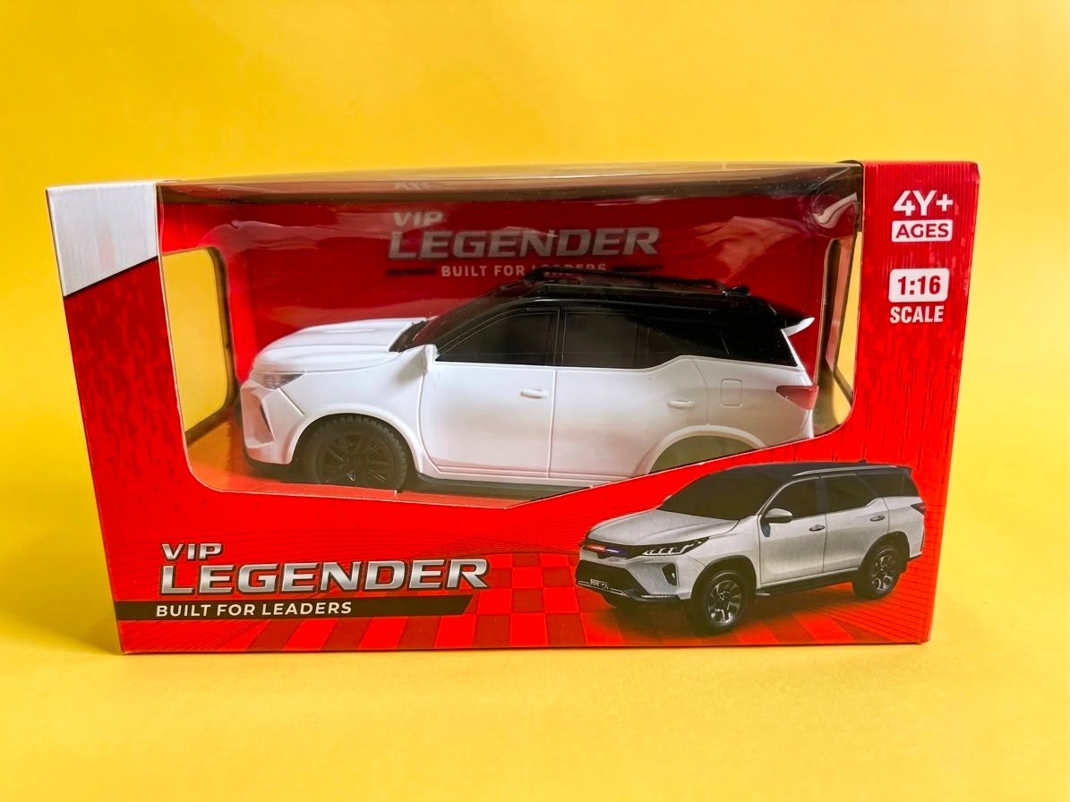Fortuner VIP Legender from, 1:16 Scale, 2.4 ghz Remote Control, Smoke Effect